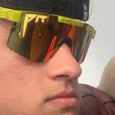 @chomikk - Twitter Account Stats