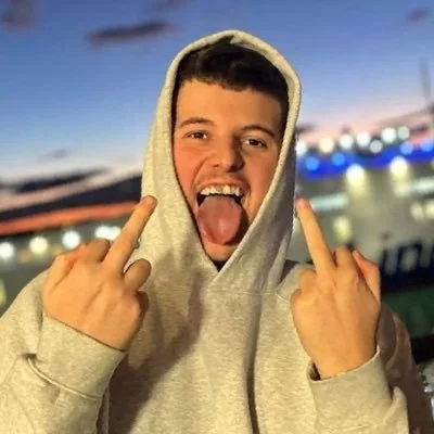 @elliotgilesuk - Twitter Account Stats