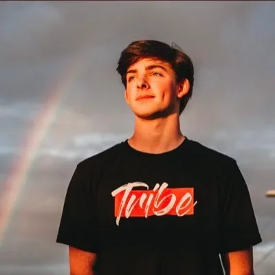 @ezlivi - Twitter Account Stats