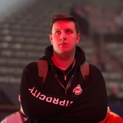 @fruityl0l - Twitter Account Stats