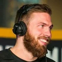 @fuzzface49 - Twitter Account Stats