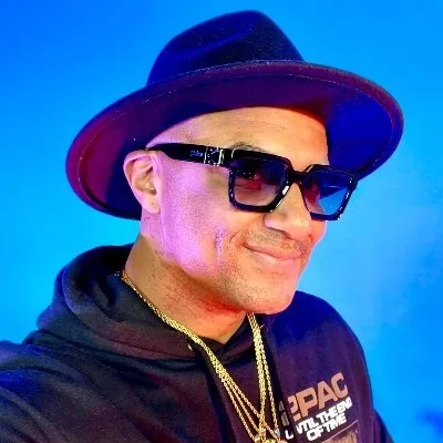 @henrymendez_ - Twitter Account Stats