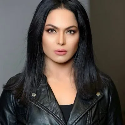 @iVeenaKhan - Twitter Account Stats