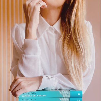 La Vecina Rubia