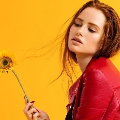 @madelainepetsch - Twitter Account Stats