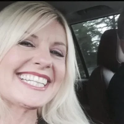 @paytheladylaura - Twitter Account Stats