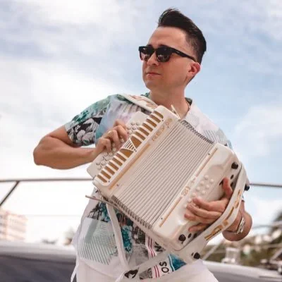 @sergioluisr09 - Twitter Account Stats