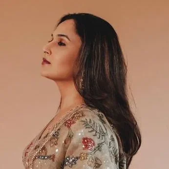 @soundaryaarajni - Twitter Account Stats