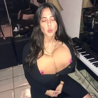 @wolfiecomedy - Twitter Account Stats