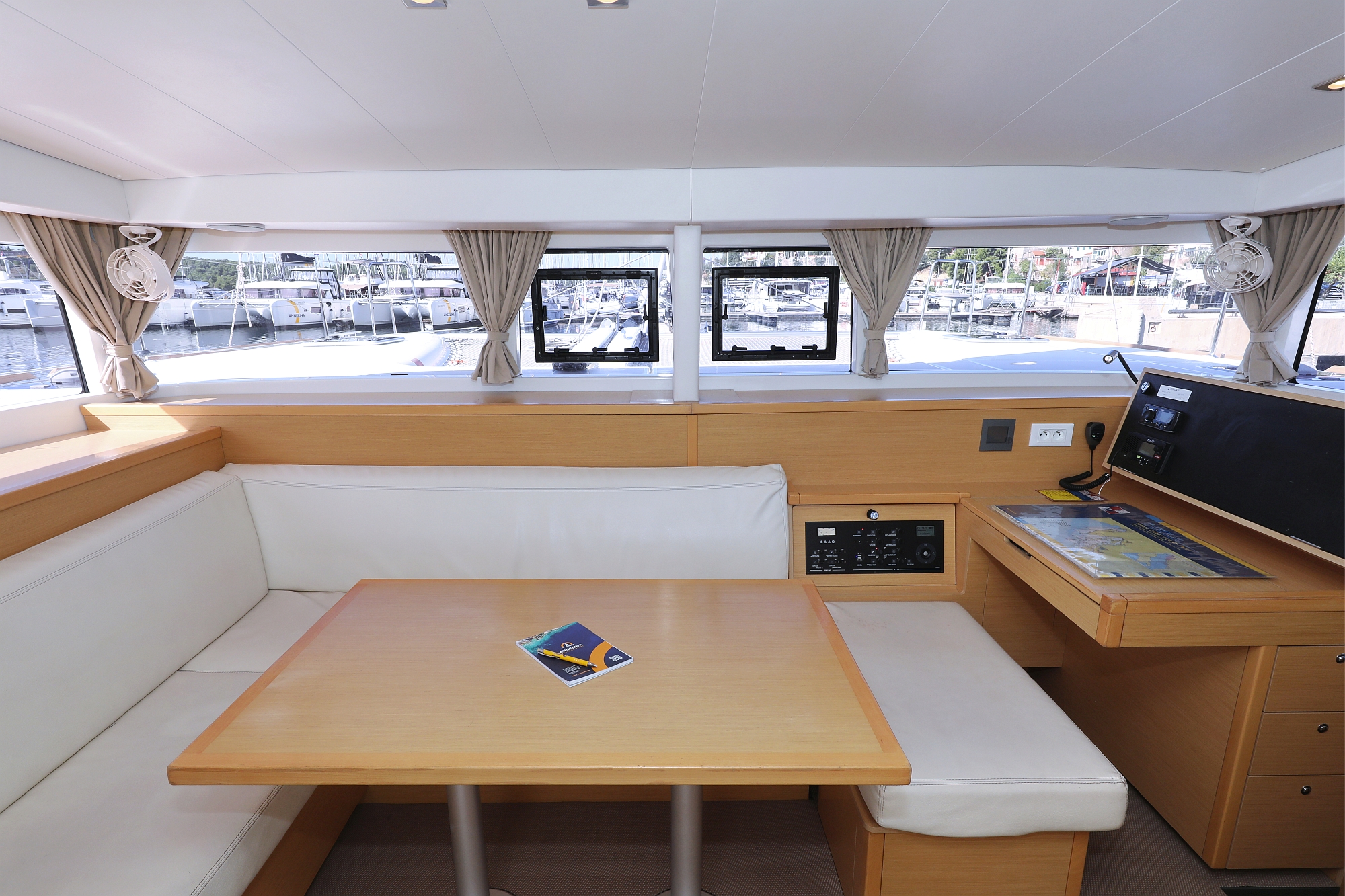 Lagoon 400 S2 - 4 + 2 cab. - Kinga V, picture 16