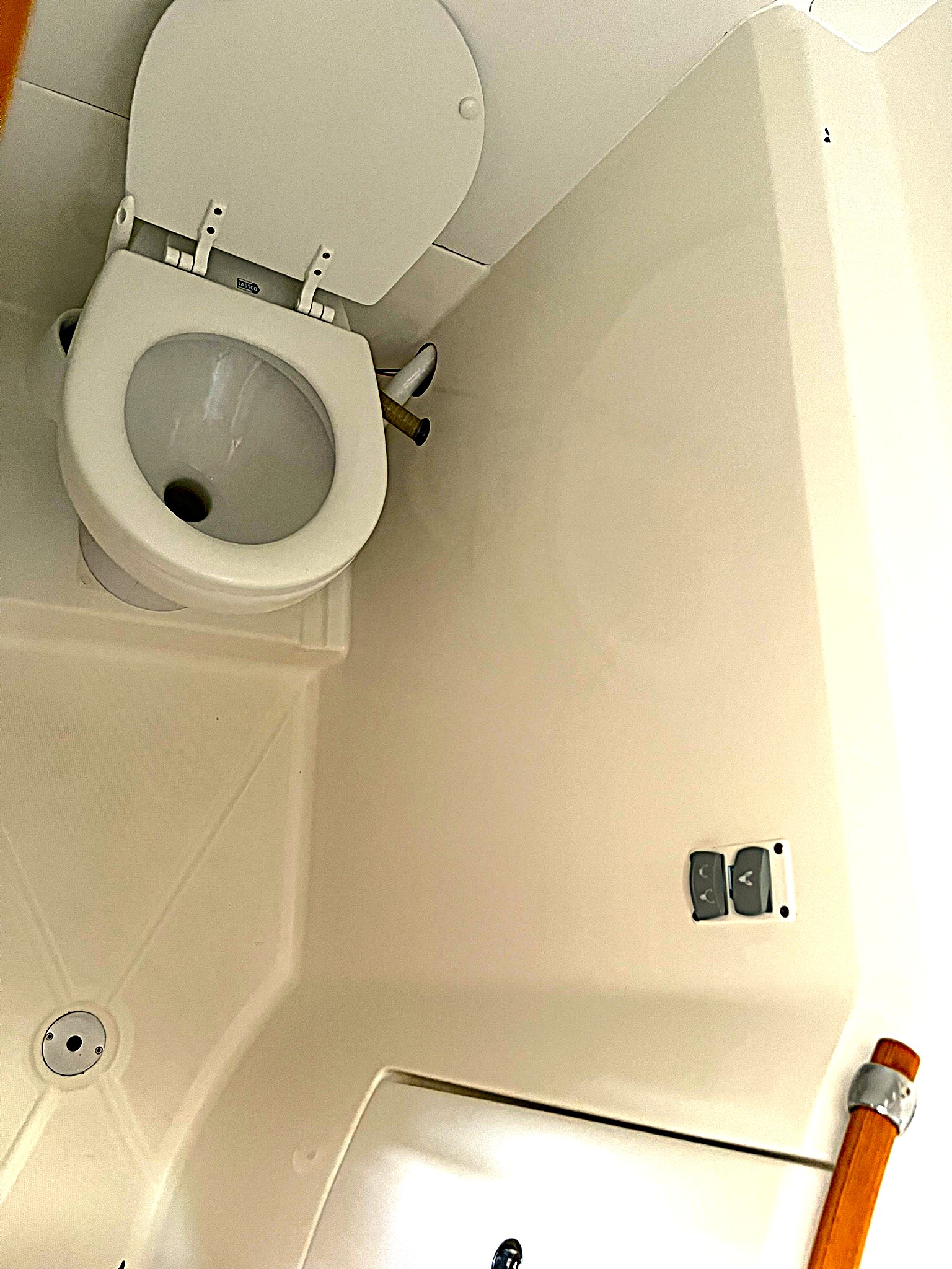 Lagoon 380 S2 - 4 + 2 cab. - Love Song, picture 39