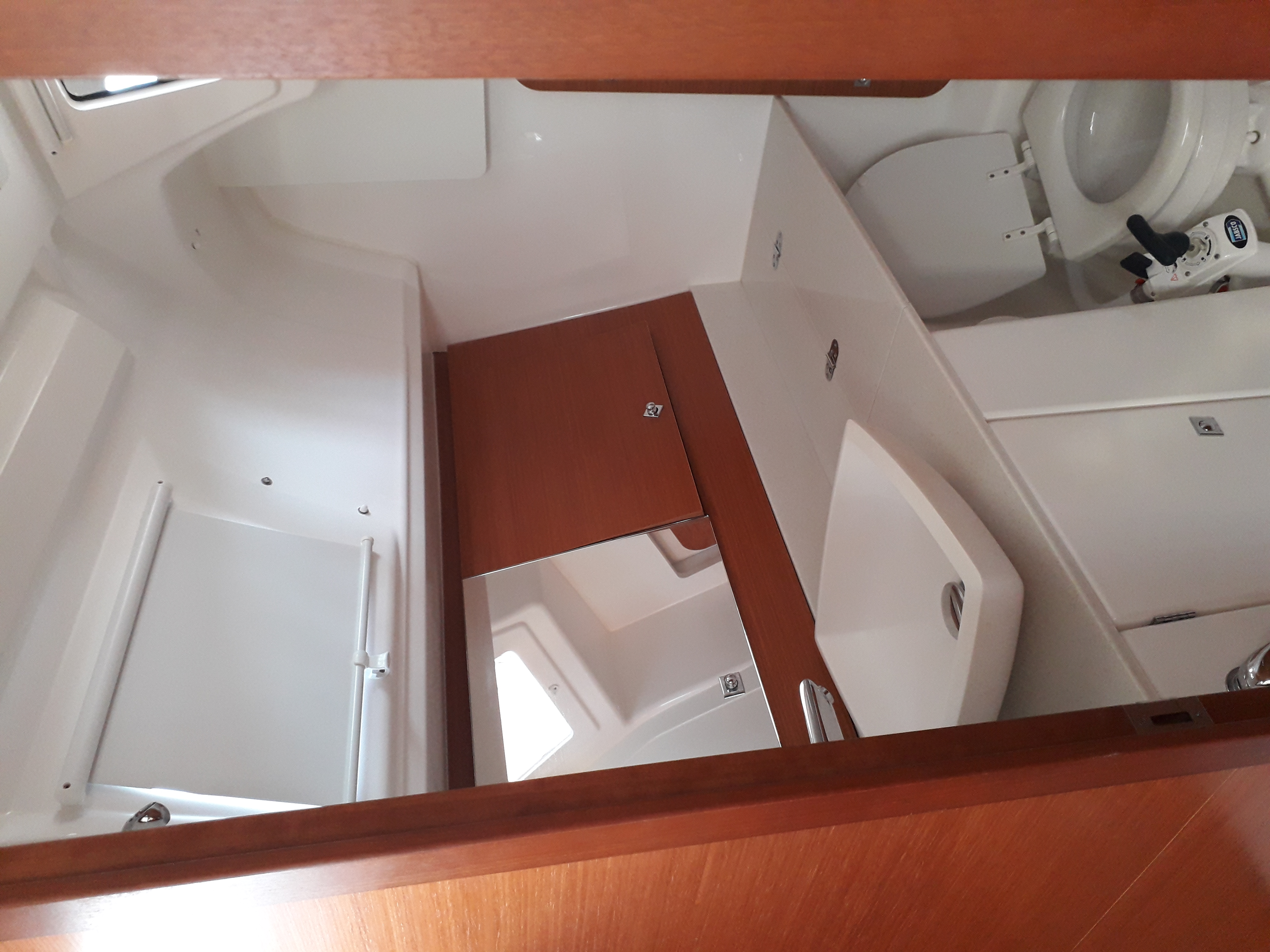 Dufour 360 GL - Happy Planet, picture 4