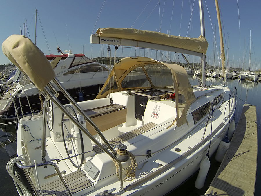 Dufour 335 GL - Lara, picture 4