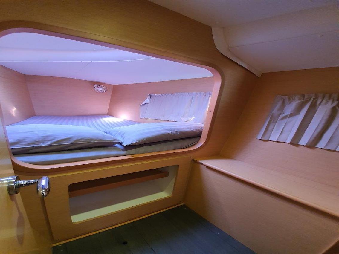 Lagoon 380 - 4 + 1 cab. - Amelie, picture 12