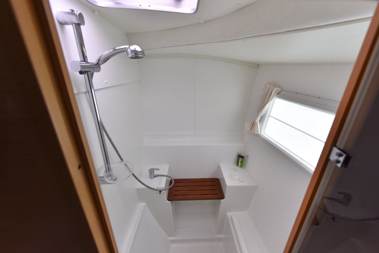 Lagoon 380 - 3 + 2 cab. - Magikal, picture 24