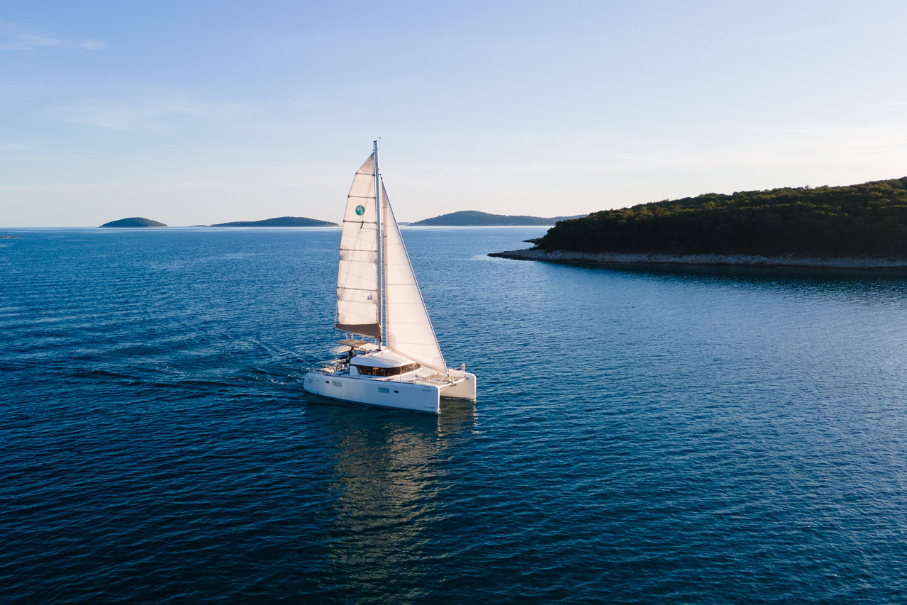 Lagoon 39 - 4 + 2 cab. - White Pearl, picture 6