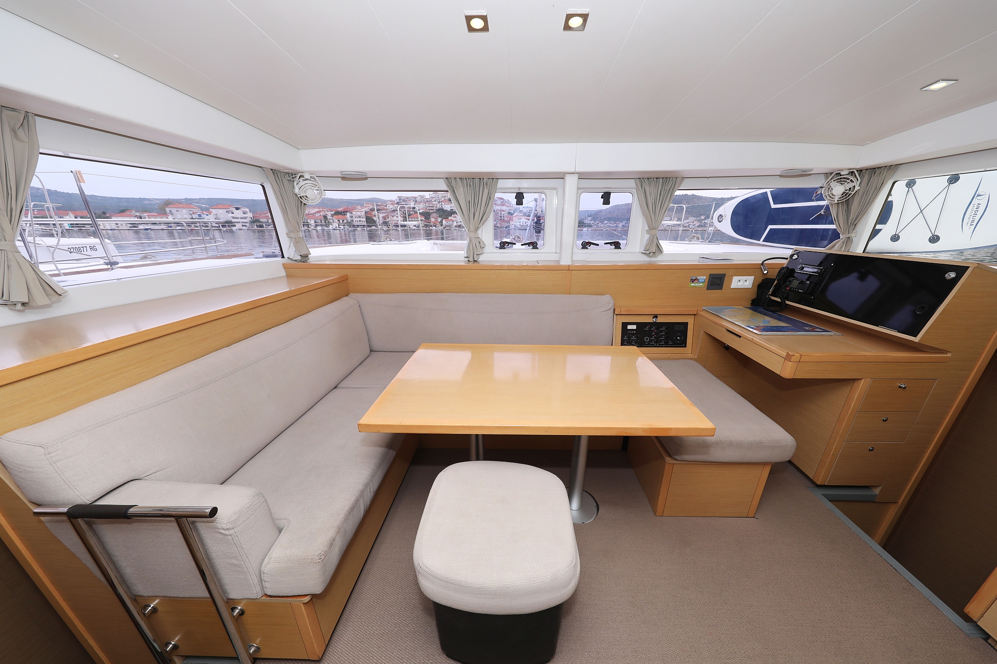 Lagoon 400 S2 - 4 + 2 cab. - Ladies First, picture 12