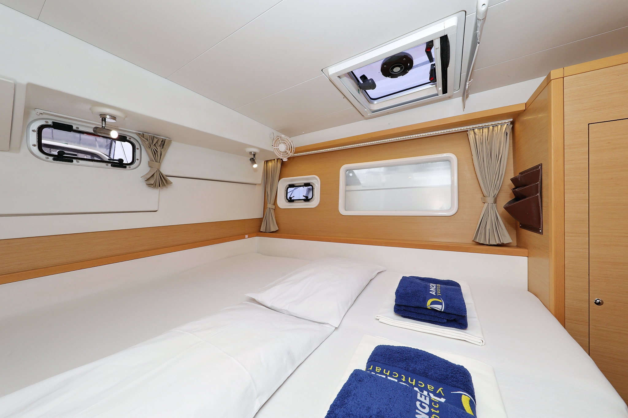 Lagoon 400 S2 - 4 + 2 cab. - Ladies First, picture 23