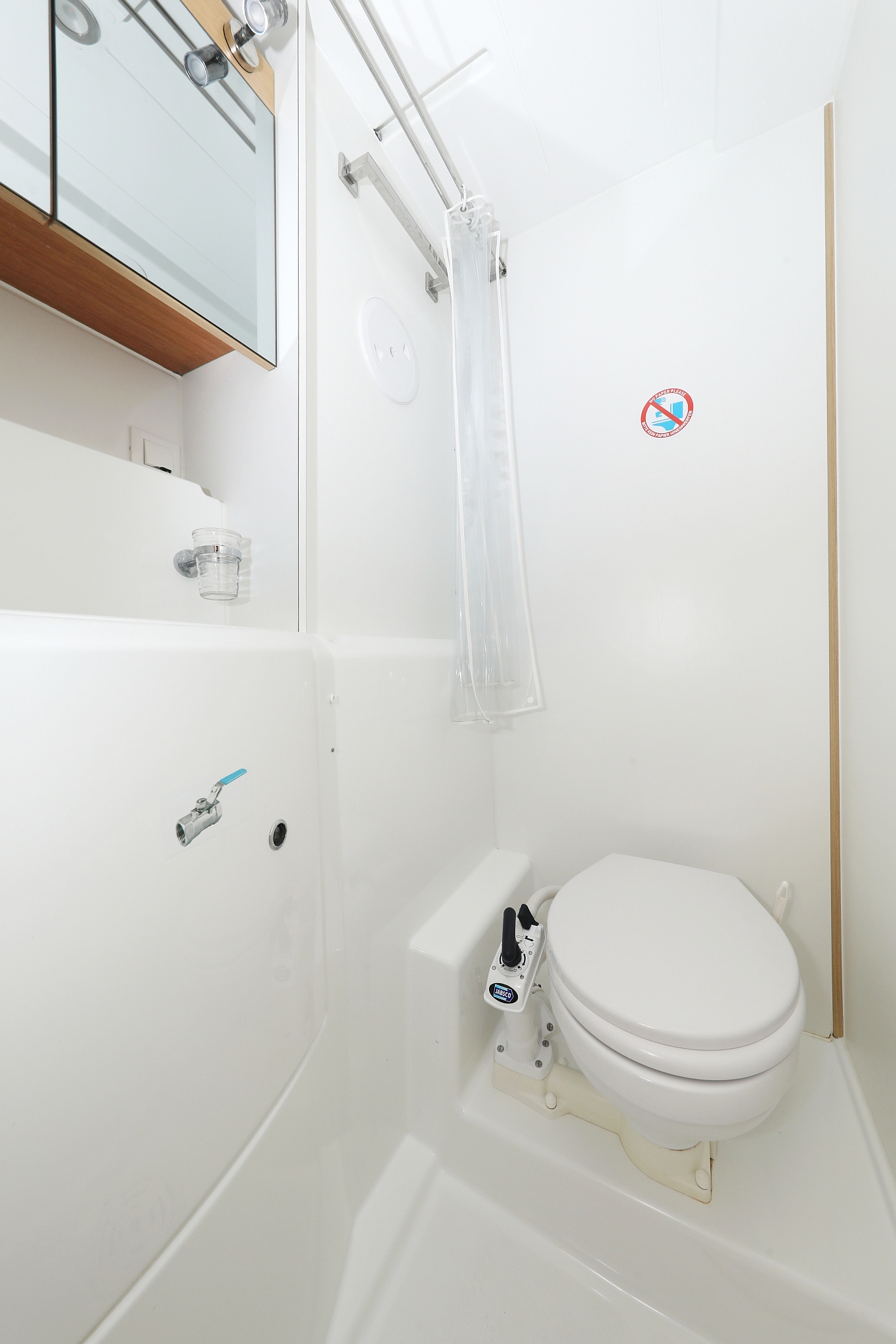 Lagoon 400 S2 - 4 + 2 cab. - Ladies First, picture 28