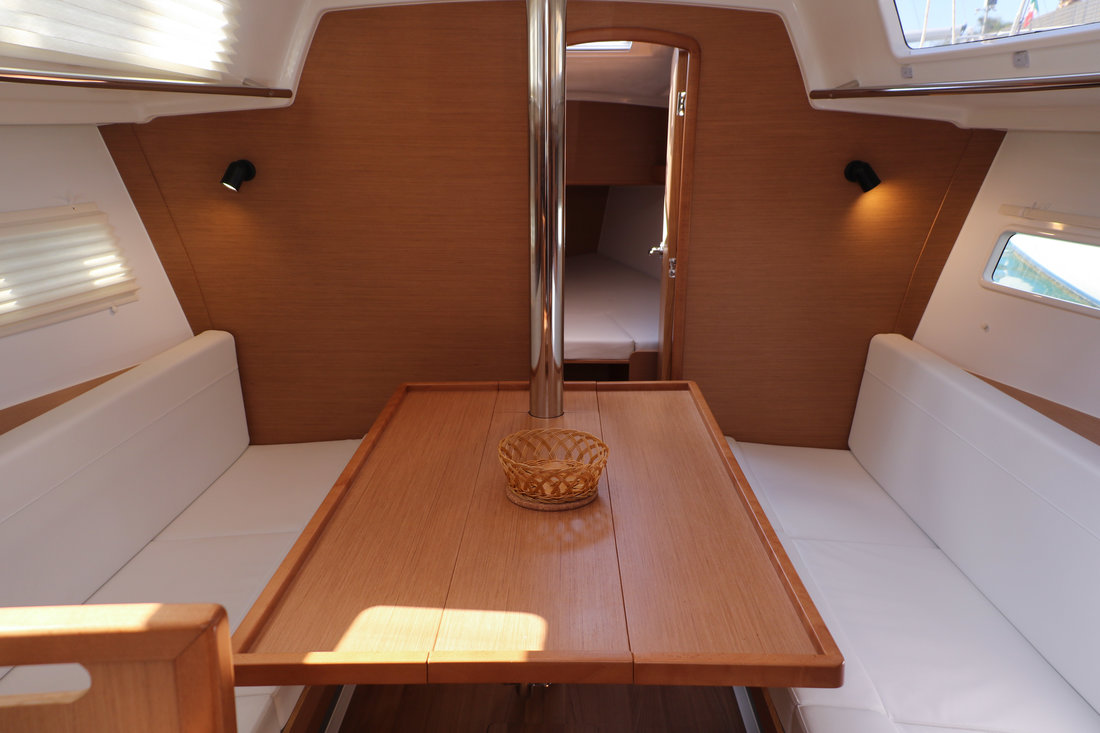 Sun Odyssey 319 - 2 cab., picture 12