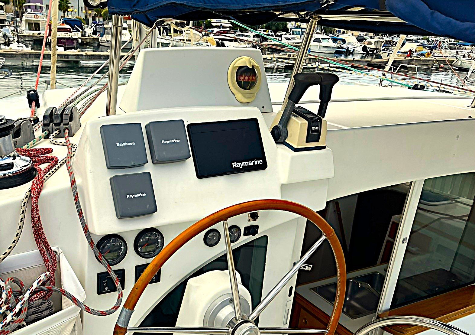 Lagoon 380 S2 - 4 + 2 cab. - Love Song, picture 40