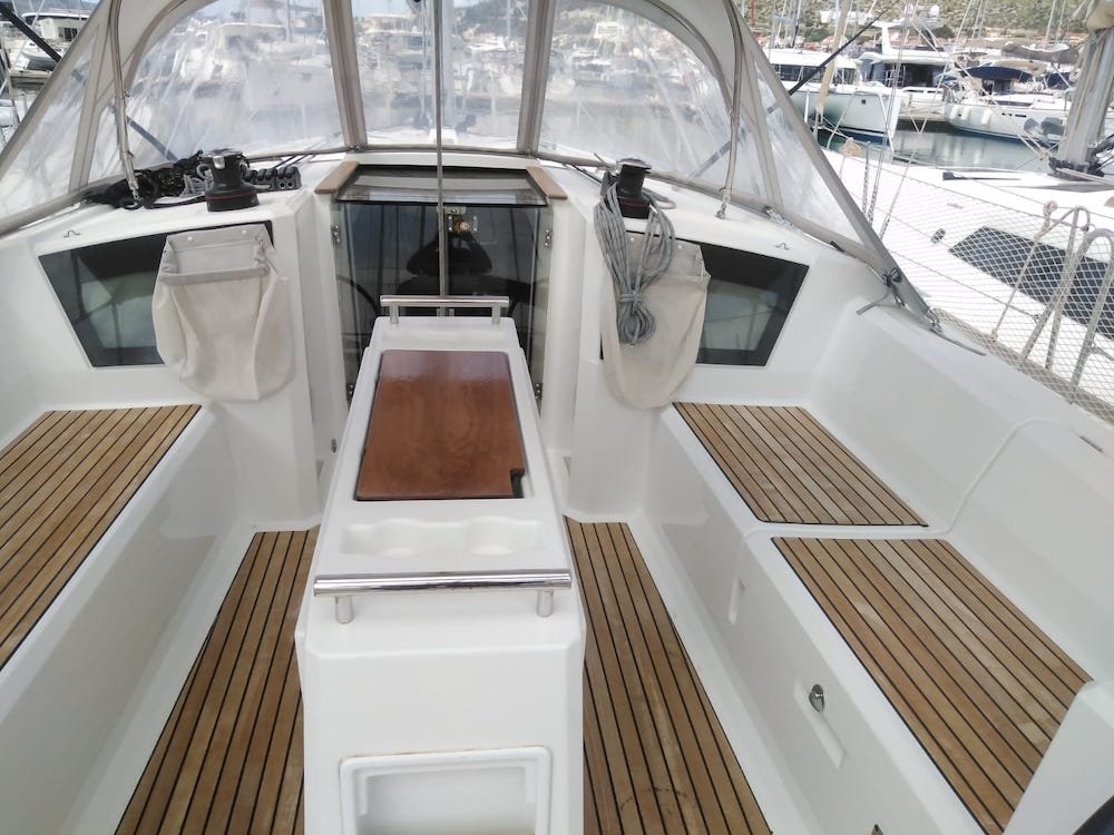 Oceanis 38.1, picture 6