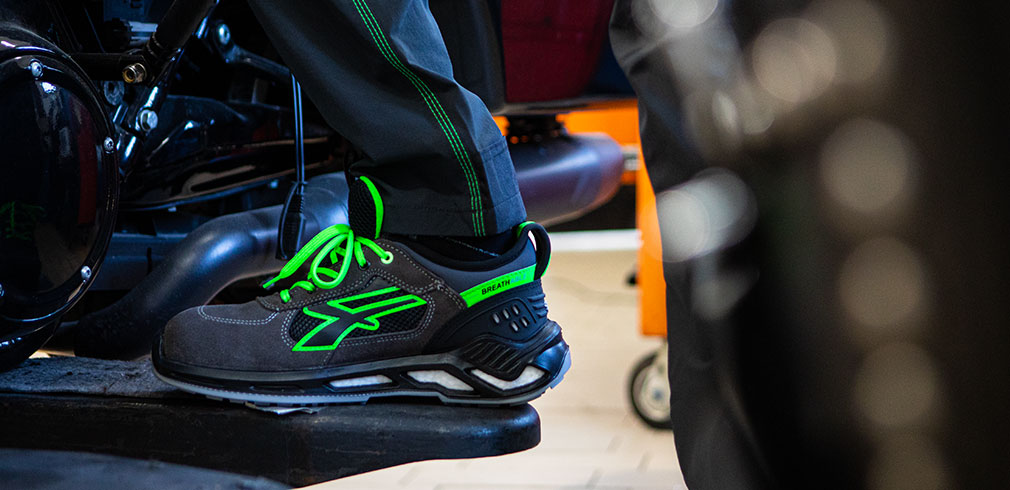 Why safety shoes are essential at work? U-Power gives you the answer