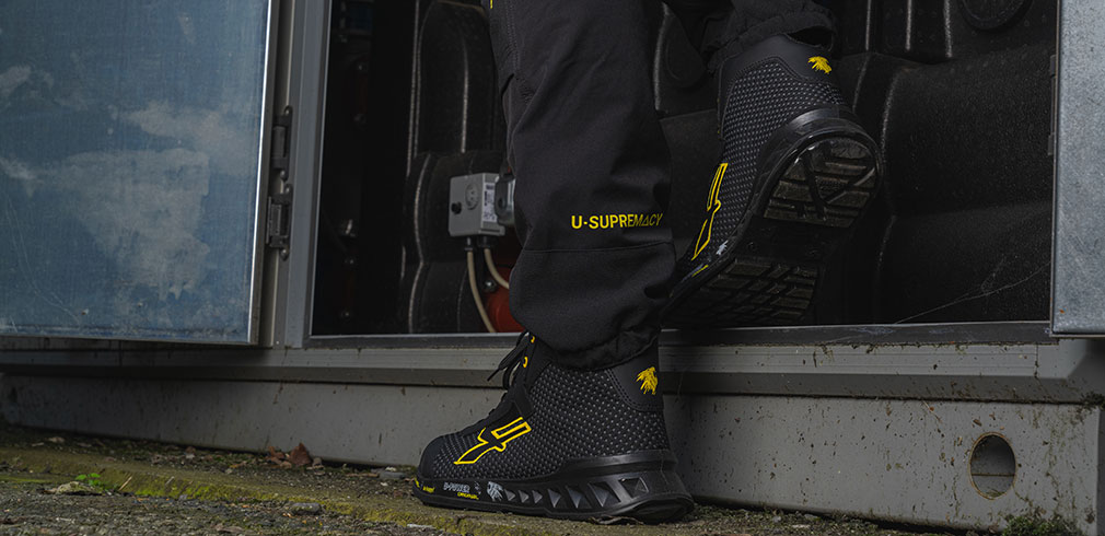 The lightest safety shoes in the U-Power range? Red Leve!