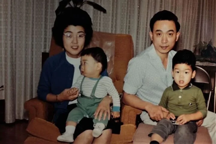 A photo of Taksaki's family.