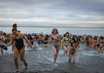 20221207 a mcelroy polar bear swim-6