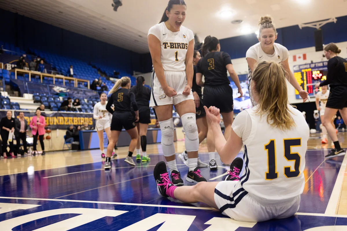 Womens Basketball Dominant Against Bisons 7736