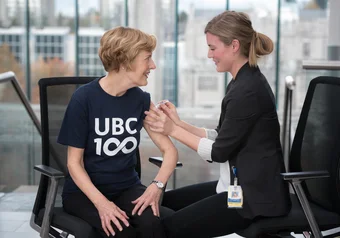 Flu_Shot_-_Martha_Piper_and_nursing_sudent_Sarah_Rush_-_12.JPG