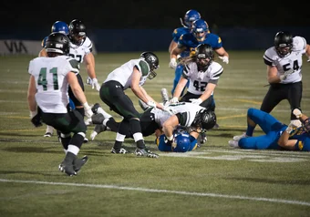 Football_vs_Sask_Jeremy_Johnson-Silvers-4_hGtvKpR.jpg