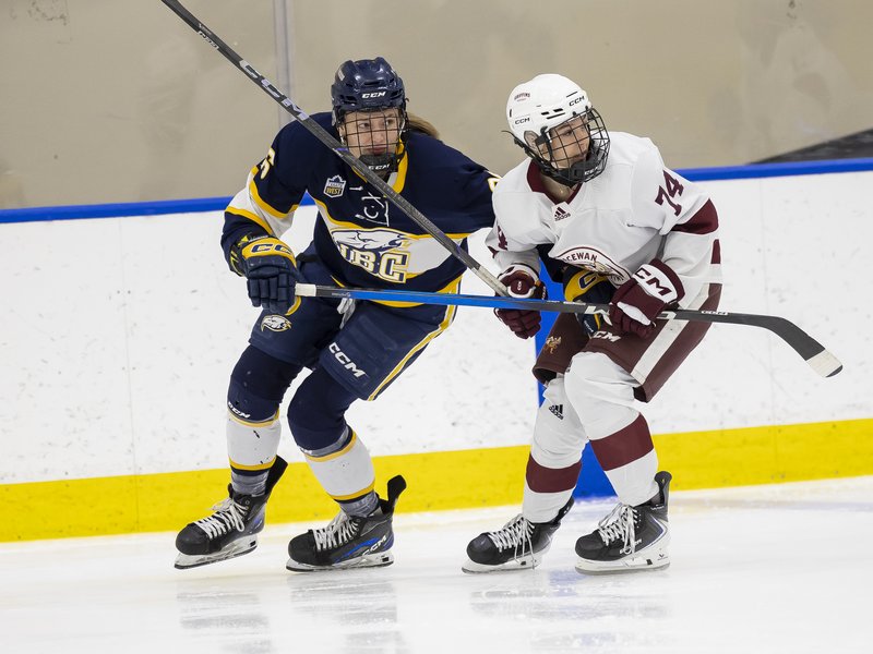 Women’s Hockey goes full-throttle against Griffins, winning 3–1 in ...