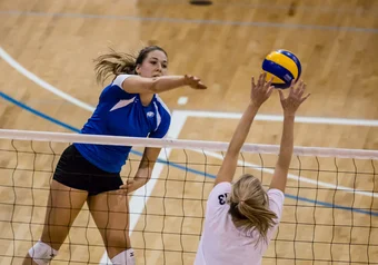 W-Volleyball_20131018__Carter-Brundage-2.jpg