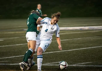 Womens-soccer-v.-alberta_20150918_Jeremy-Johnson-Silvers.jpg