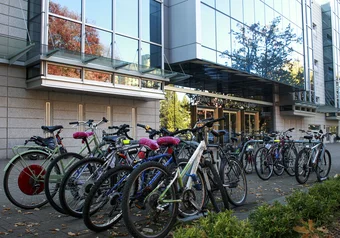 bike_on_campus_1022_liz_1.jpg