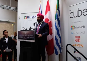Minister of Innovation, Science and Economic Development presents at CUBE
