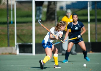 UBC #13 Jordyn Faiczack makes a shot on goal against Uvic, 8 October 2017.