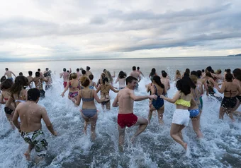 polar_bear_swim_2018_liz_14.jpg