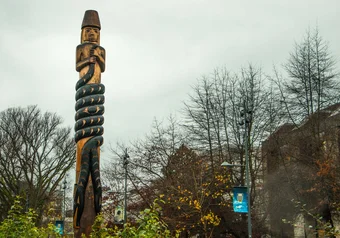 totem_pole1_yiyang_.jpg