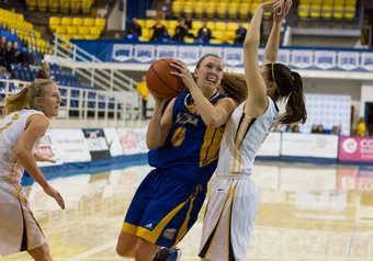 womens-basketball-NatalieScadden-6.jpg