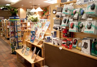 wpid-Bookstore_20110722__Jessica-Li3.jpg