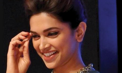 Deepika Finds Fault In Her Stars