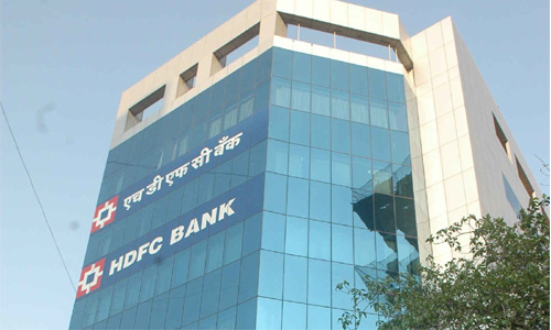 HDFC Bank slashes base rate to 9.35 %