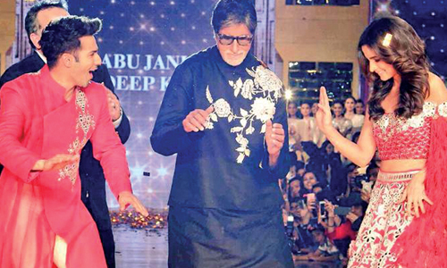 Big B, Varun and Alia sizzle at ramp