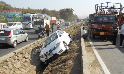 Gadkari Seeks Cooperation and Innovation from Industry Leaders for Reducing Road Accidents