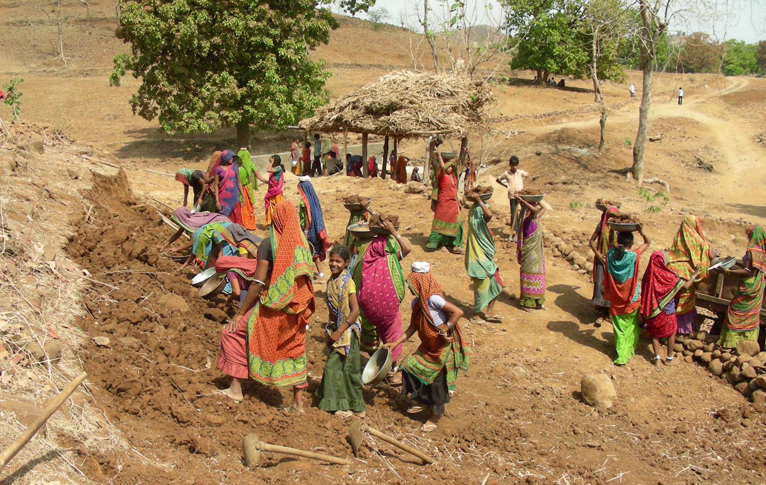 Centre releases 7,300 crore rupees to States under MGNREGS