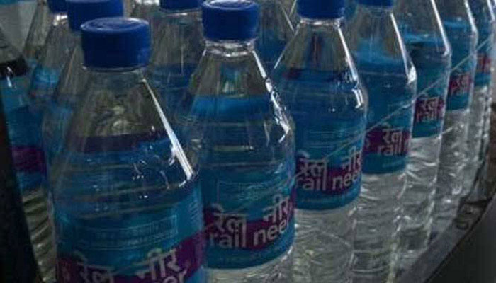 Indian Railways is providing 10000 water bottles per day to Delhi Police