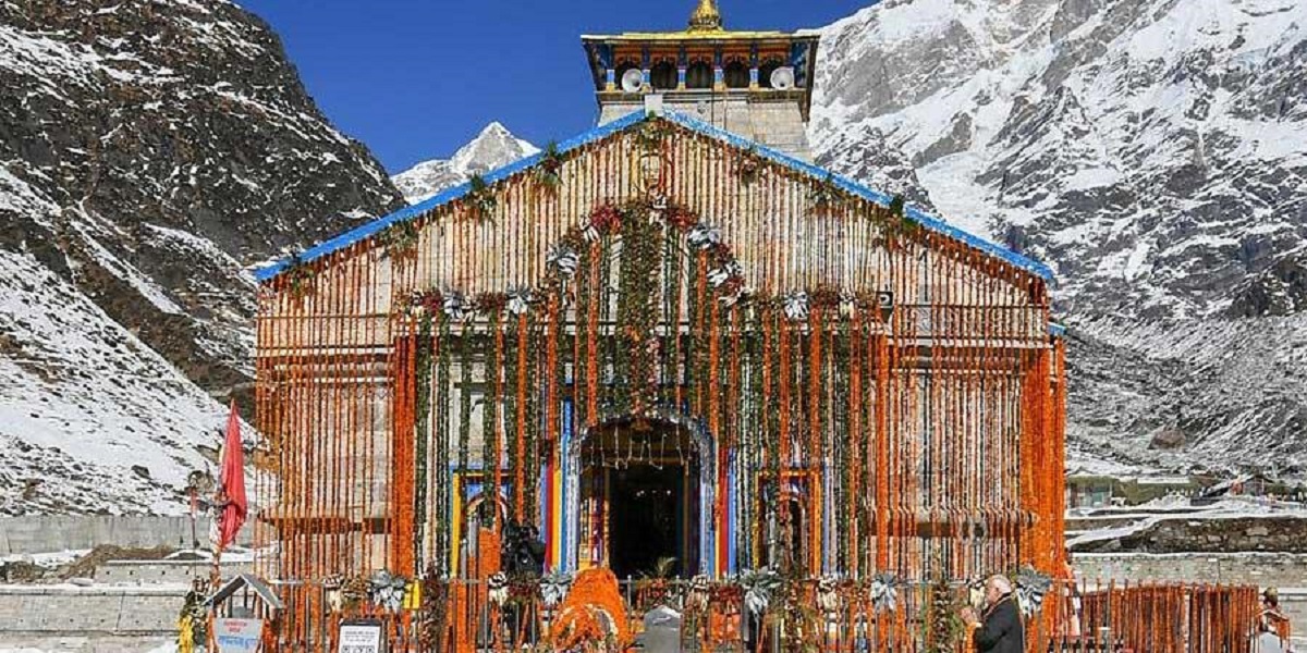 Portals of Kedarnath shrine opened by maintaining  Social distancing